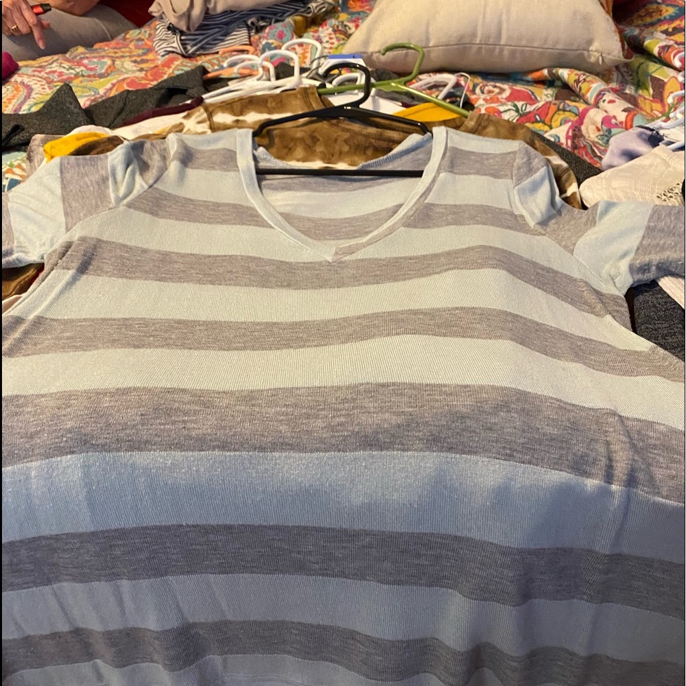 Aqua/gray stripe short sleeve size L